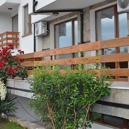 סאני ביץ' Gardenia Hills Hotel מראה חיצוני תמונה