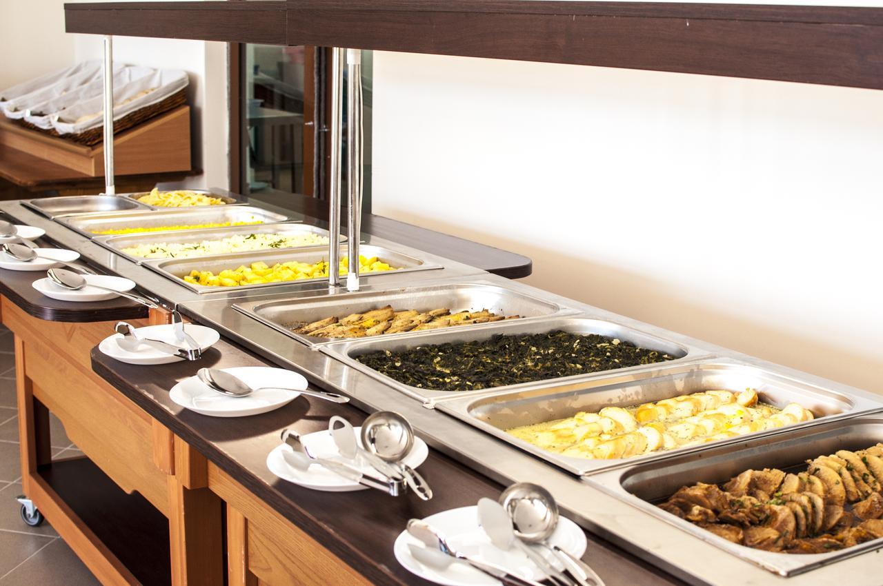סאני ביץ' Gardenia Hills Hotel מראה חיצוני תמונה
