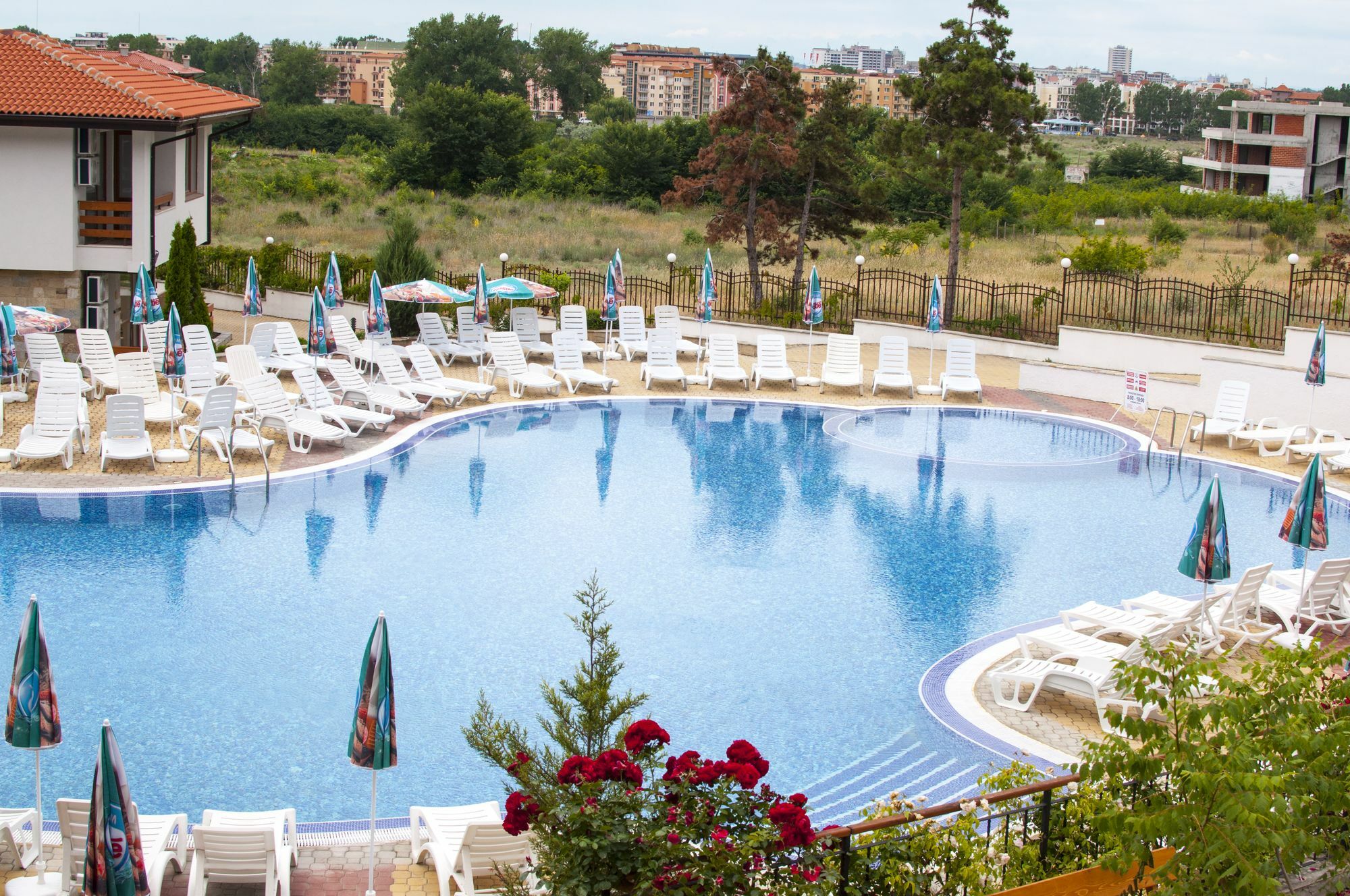 סאני ביץ' Gardenia Hills Hotel מראה חיצוני תמונה