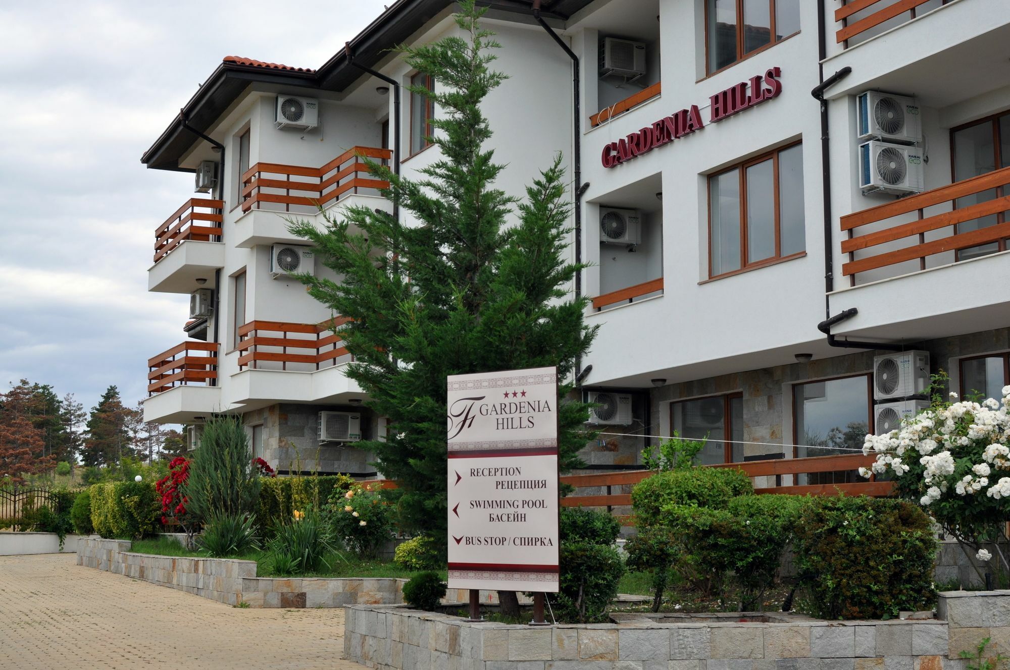 סאני ביץ' Gardenia Hills Hotel מראה חיצוני תמונה